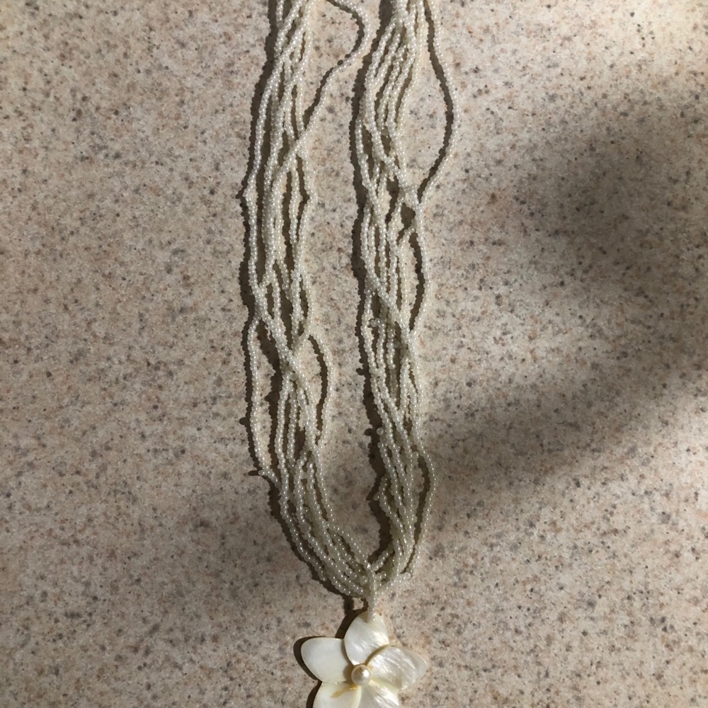 Shell/beaded necklace - Picture 2 of 2